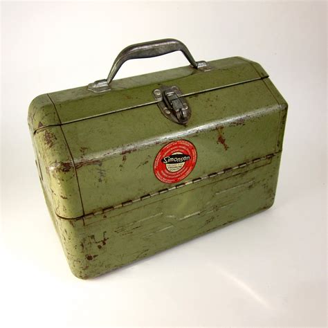 Vintage Metal Push Button Fishing Tackle/Tool Box Solid 